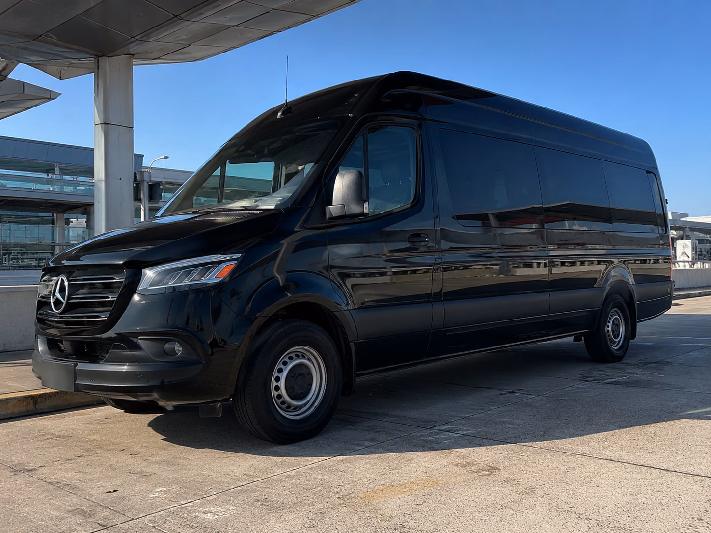 guest shuttles to strey cellars and wedding venues around oxnard